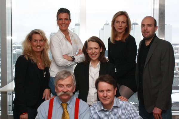 SkyMarketings initiativtagare: Ellen Sandklef, Yvonne Ericsson, Christine Martin, Anna Carlberg, Petter Pettersson, Håkan Engström och Peo Nilsson (foto: Magdalena Thorell)