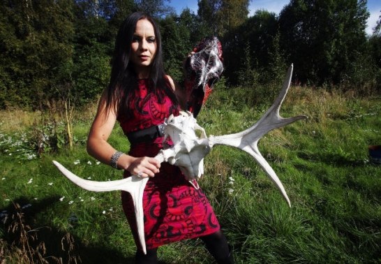 Petra Shara Stoor, Skulls and Bones Artwork, www.skullartistry.com
