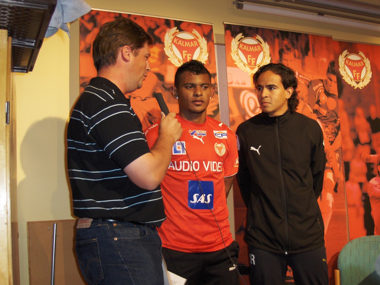 http://h24-original.s3.amazonaws.com/28522/2758559-6BeoM.jpg?name=Avskedsintervju_f%C3%B6r_Kalmar_FF_med_Ari_Ferreira_sommaren_2007-.jpg