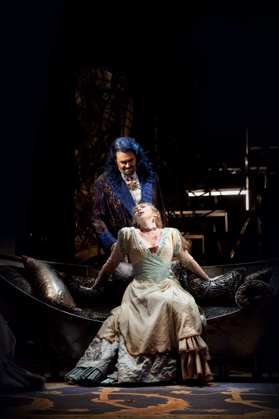 Kungliga Operans Blåskäggs Borg, Paulina Pfeiffer och Terje Stensvold. Foto: Markus Gårder