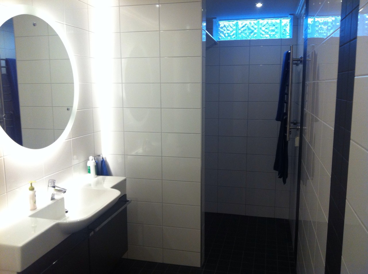 Våtrumsmatta badrum vägg ~ xellen.com