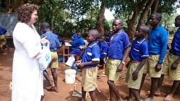 Ann convey pencils to 300 shool children Ann convey pencils to 300 shool children