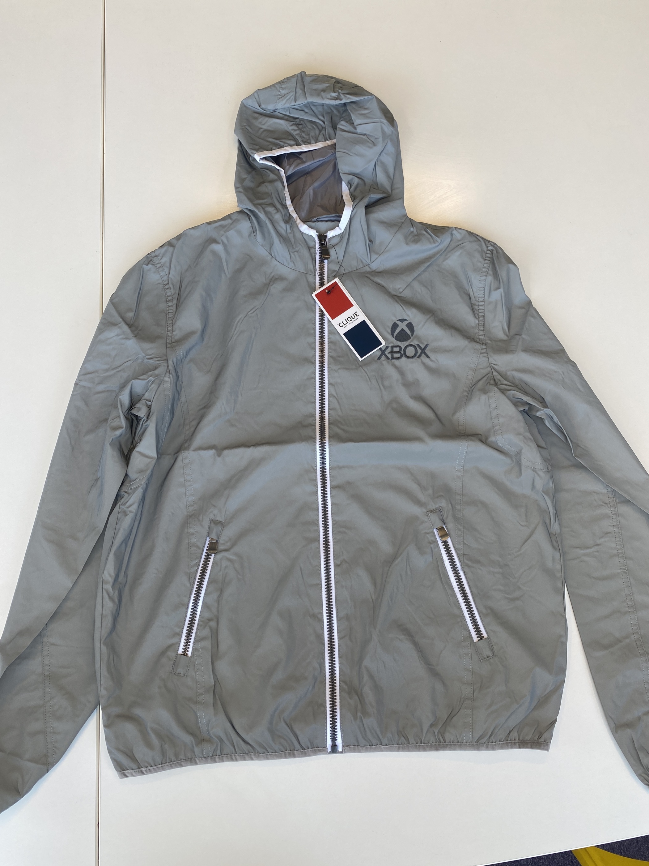 reflective-jacket-xbox-logo-microsoft-webshop