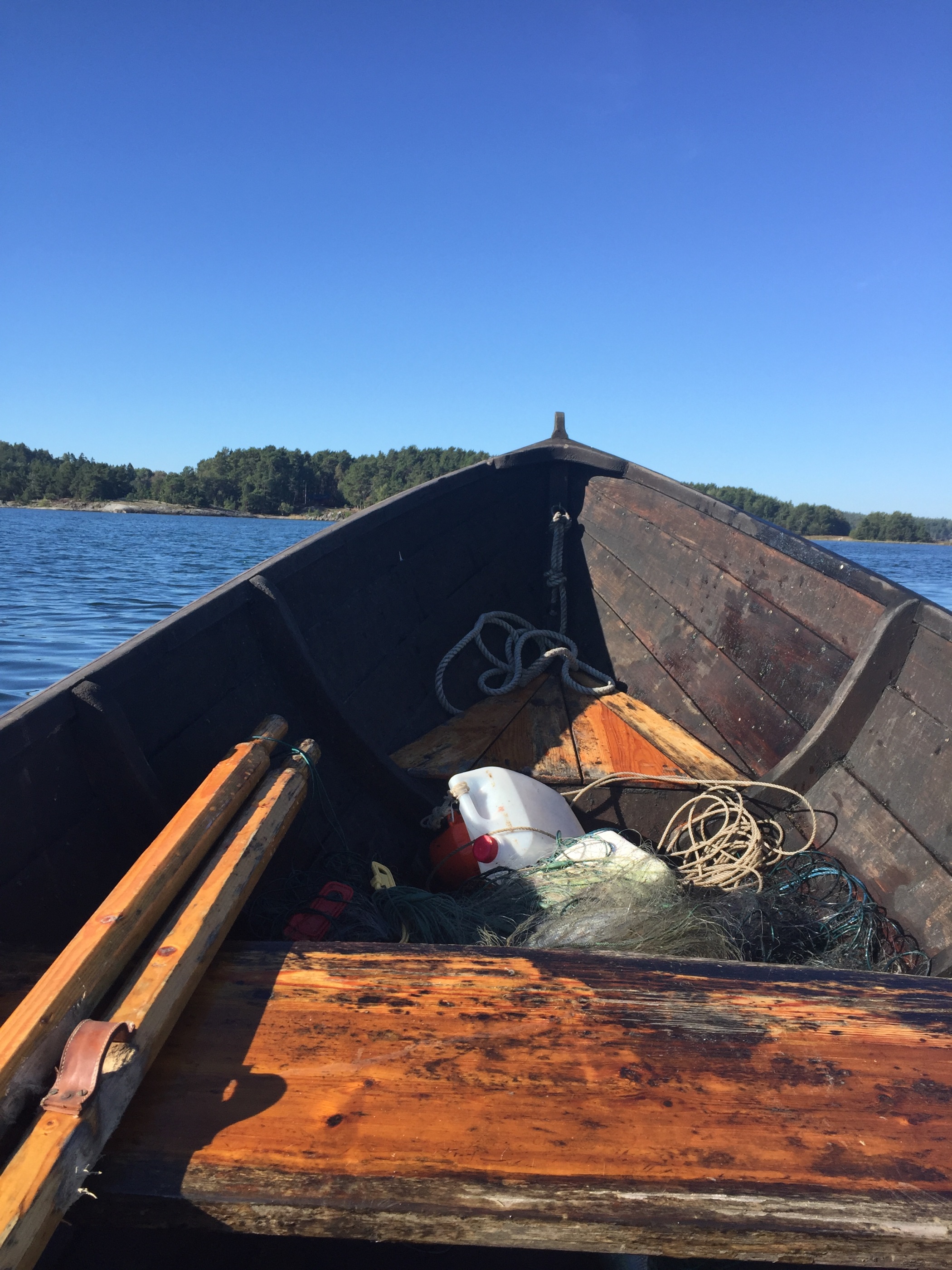 flicka sprutande i sängen