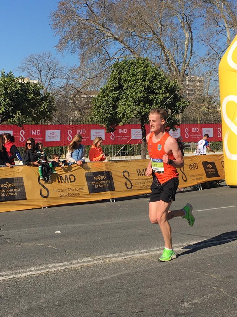 Alexander segrade i M22-klassen i Sevilla Maraton Alexander segrade i M22-klassen i Sevilla Maraton