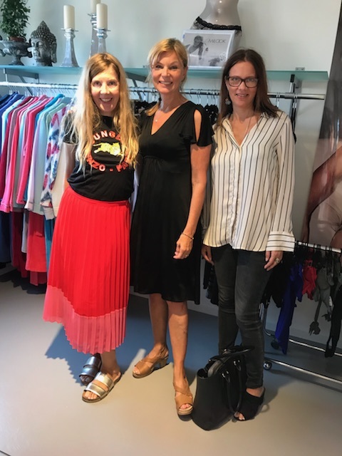 Maria Forssén och Marie Ericsson Drotte från Smarting och Lilian Arturén, Milook i mitten. Så kul att ses! Maria Forssén och Marie Ericsson Drotte från Smarting och Lilian Arturén, Milook i mitten. Så kul att ses!