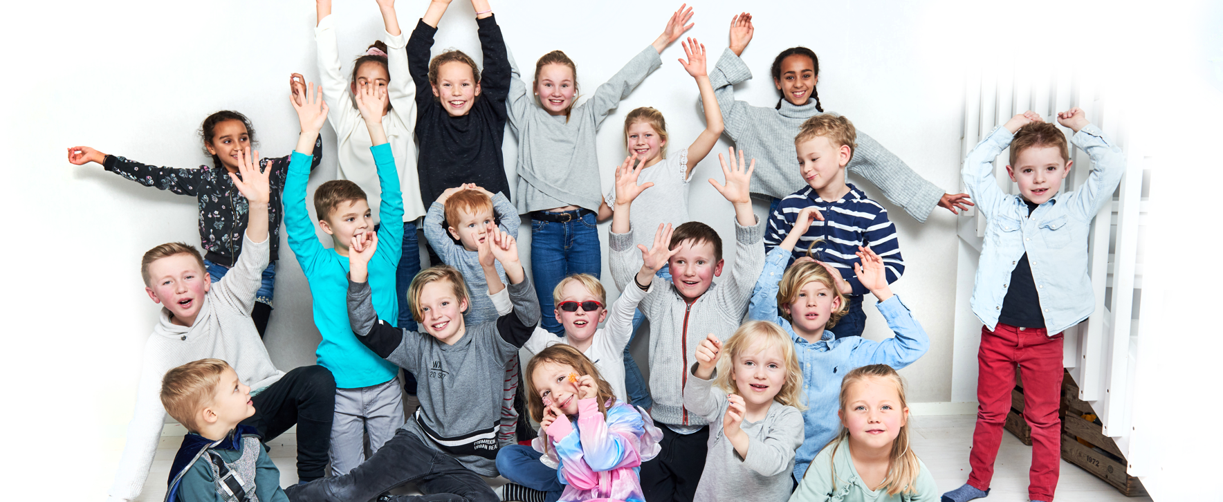 Bild på glada barn