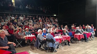 Jazzkonsert på Bristolteatern.Underhållning och samvaro. Jazzklubben andrahandshyr 8 ggr per år. Oftast fullt hus. Här spelar och sjunger förnämliga artister. Servering. Besök förutsätter medlemskap. Se vidare under  menyns Jazzklubben för referat, videos, bilder och aktuellt terminsprogram.